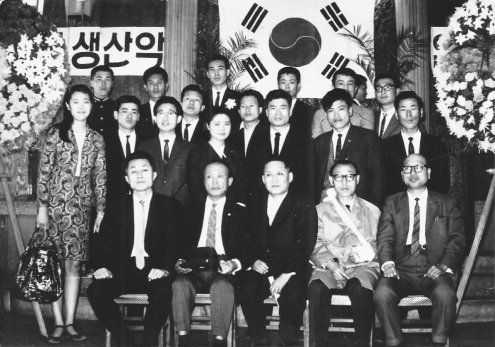 01.jpg